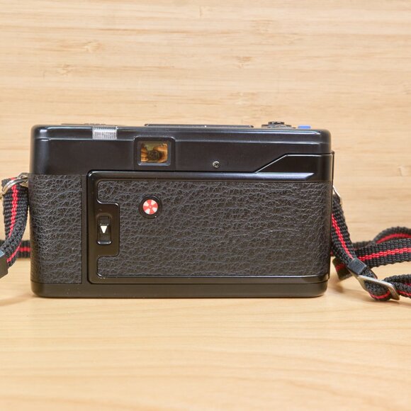 Yashica Auto Focus Motor, Full Automatic, 35mm Point and Shoot Film Camera - Picture 7 of 9